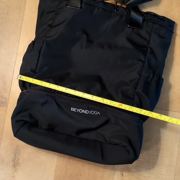 Beyond Yoga Convertible Gym Bag - Picture 5 of 6